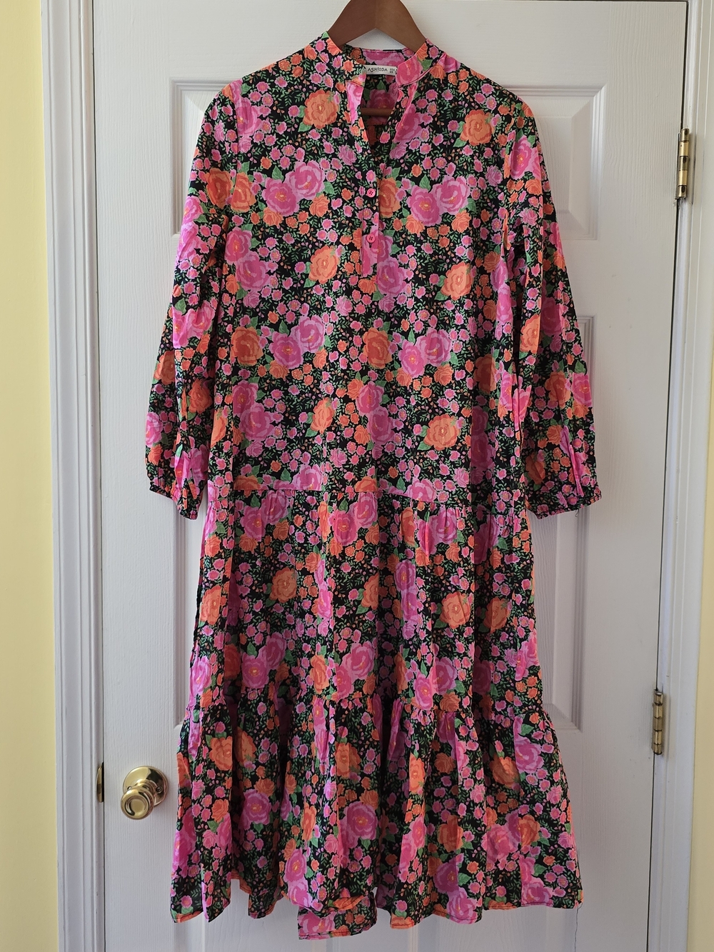 NWOT Ashilda Paris Dress - Small